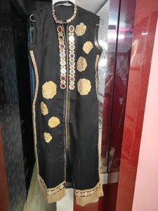 Beautiful Kurtie With Mirror Work &amp; Embroidery
