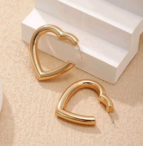 Chic Golden Heart Hoop Earrings💛