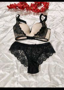 Lace Bra and Panty Set