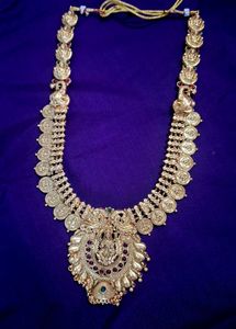 Traditional Gold Tone Necklace &amp; Earring Set