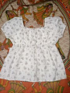 White Floral Puff Sleeve Top