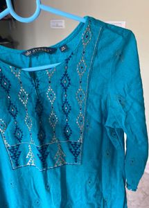 avaasa peacock green kurti
