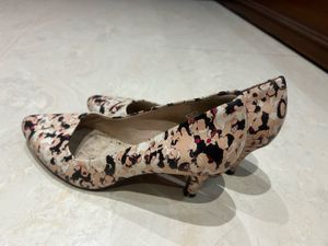 Stylish Kitten Heel Pumps
