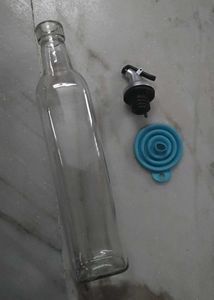 oil dispenser (glass) with free silicon funnel