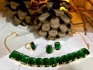 Necklace Set