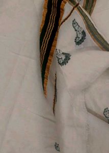 Elegant kerala Saree with Traditional Motifs
