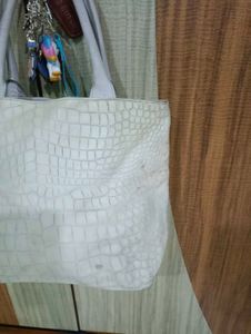 Chic White Croco Embossed Tote Bag