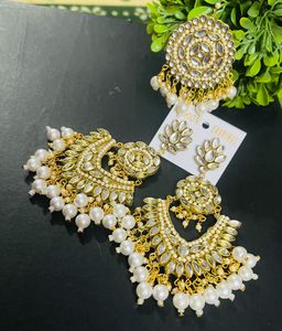 Woman’s Hand Made Fancy Earrings With Magteka