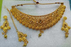 Exquisite Gold-Tone Bridal Jewellery Set