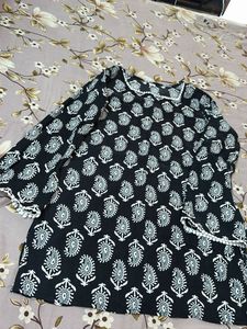 Stylish Black Paisley Print Kurta