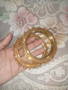 Elegant Gold-Tone Bangle Set