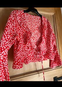 🌺Red Floral Wrap Top