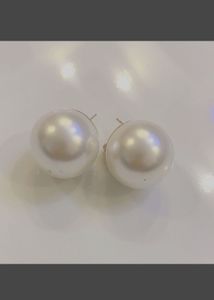 ✨New Chic Oversized Pearl Stud Earrings✨