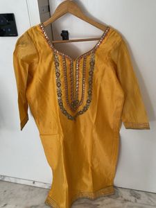 Elegant Yellow Embellished Kurta