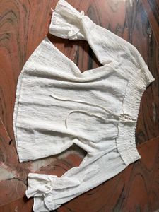 🚨sale🚨Chic White Off-Shoulder Blouse
