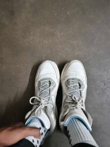 adidas white basketball shoe