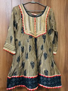 Elegant Leaf Print Kurta