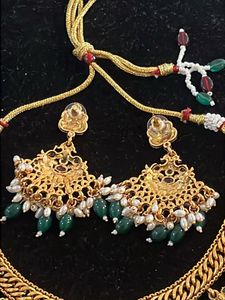 Golden stunning necklace set