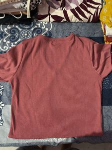 Ribbed V-Neck Cropped Top