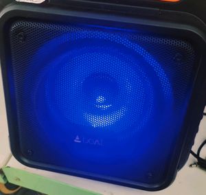 Boat  Party Pal Speaker. Like New. Good Condition.