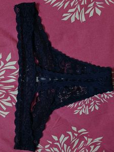 VS Lace Thong - M