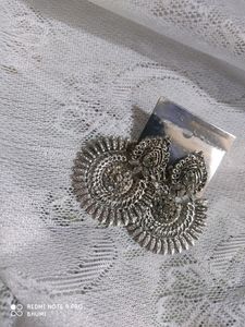 Earings