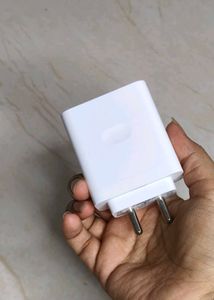Oppo SuperVOOC 80W Power Adapter