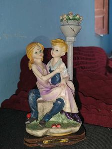 Couple Showpiece Figurine