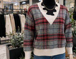 PLAID TURTLE NECK SWEATER