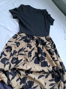 Chic Black &amp; Tan Floral Midi Dress