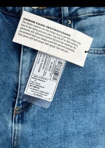 INTERNATIONAL BRAND NEW WITH TAG High Waist Jeans