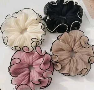 Set of 4 Ruffled Scrunchies