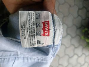 Levis Distressed Denim Jeans