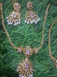 Elegant Gold Tone Necklace &amp; Earring Set