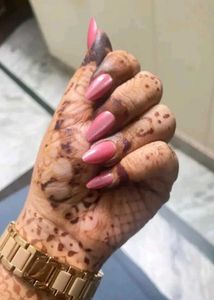 Chrome Effect Nails Which Gives You The Chic Look