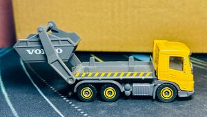 Volvo Metal truck - Majorette Premi