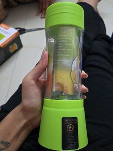 Portable USB Rechargeable Juicer