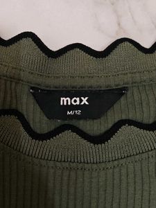 Ribbed Green Lettuce Trim Top