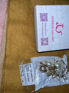 Jewels Galaxy Pearls Earings