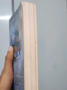 Shatter Me by Tahereh Mafi Book