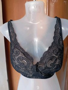 Lace Trimmed Push-Up Bra