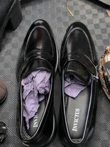 INVICTUS Men Leather Textured Loafers Formal Shoes