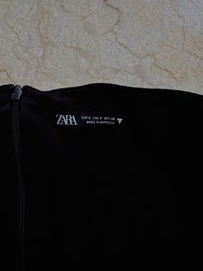 Zara Chic Black Ruched Long Sleeve Dress