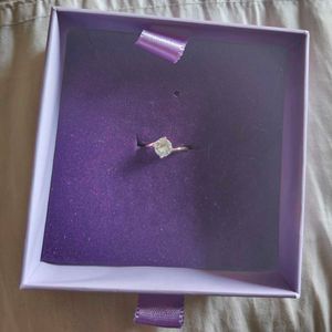 Elegant Zircon Diamond Ring
