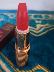 Makeup Revolution Hot Lips Lipstick