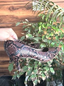 Stylish Snake Print Kitten Heels