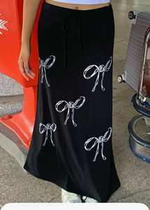 bow skirt
