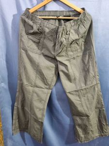 H&M female Cropped Cargo Pants