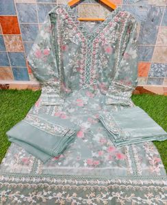 Festive Wear Pakistani Suit