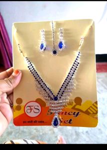 BRAND NEW** BEAUTIFUL Necklace Set
